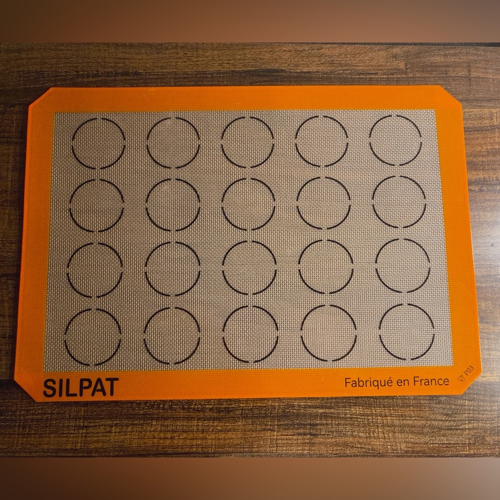 ‼️SOLD‼️Orange Non-Stick Baking Mat